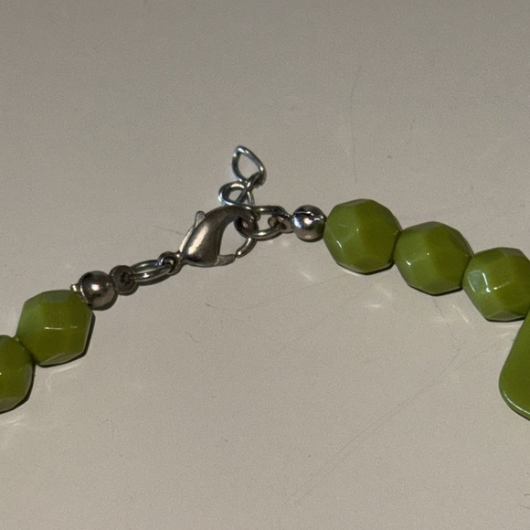 Bold Fashion Costume Necklace Geometric Shapes In A Stunning Green Shade - Picture 6 of 16